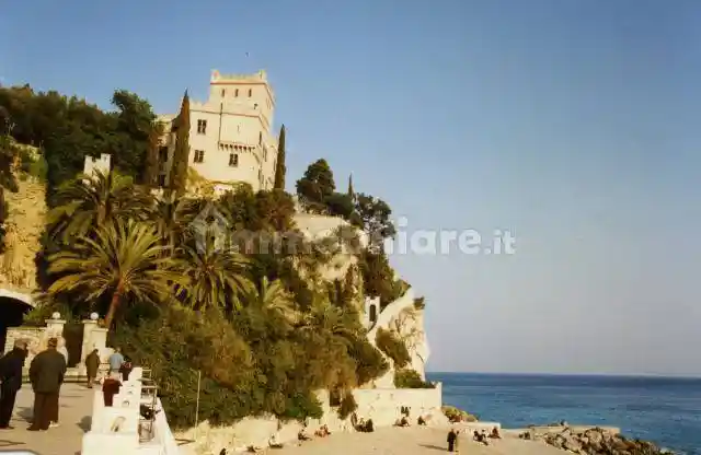 Appartamento in vendita a Finale Ligure