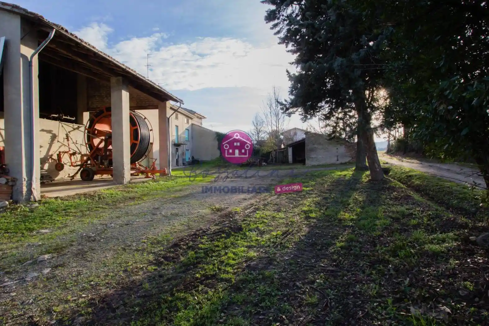 Rustico - Casale in vendita a Agazzano