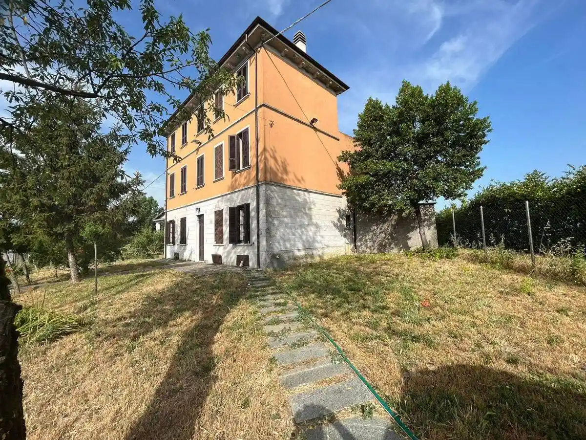 Villa in vendita a Rovescala