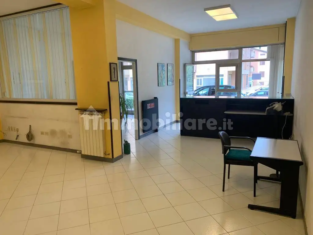 Palazzo - Edificio in Affitto - foto 4