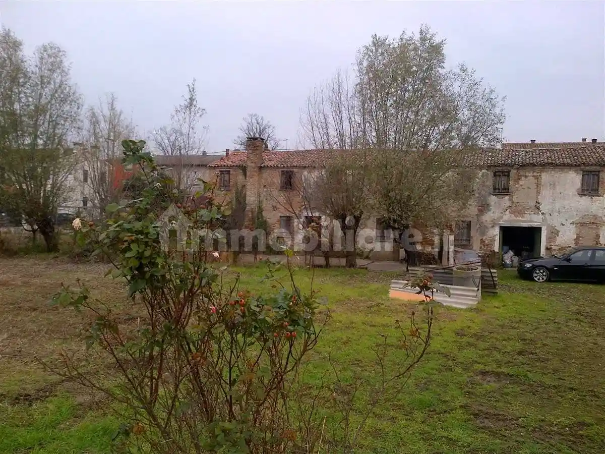 Rustico - Casale in vendita a Adria