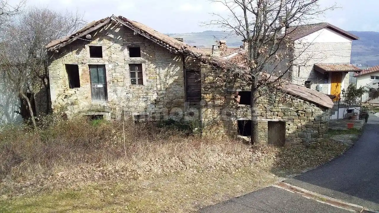 Rustico - Casale in vendita a Travo