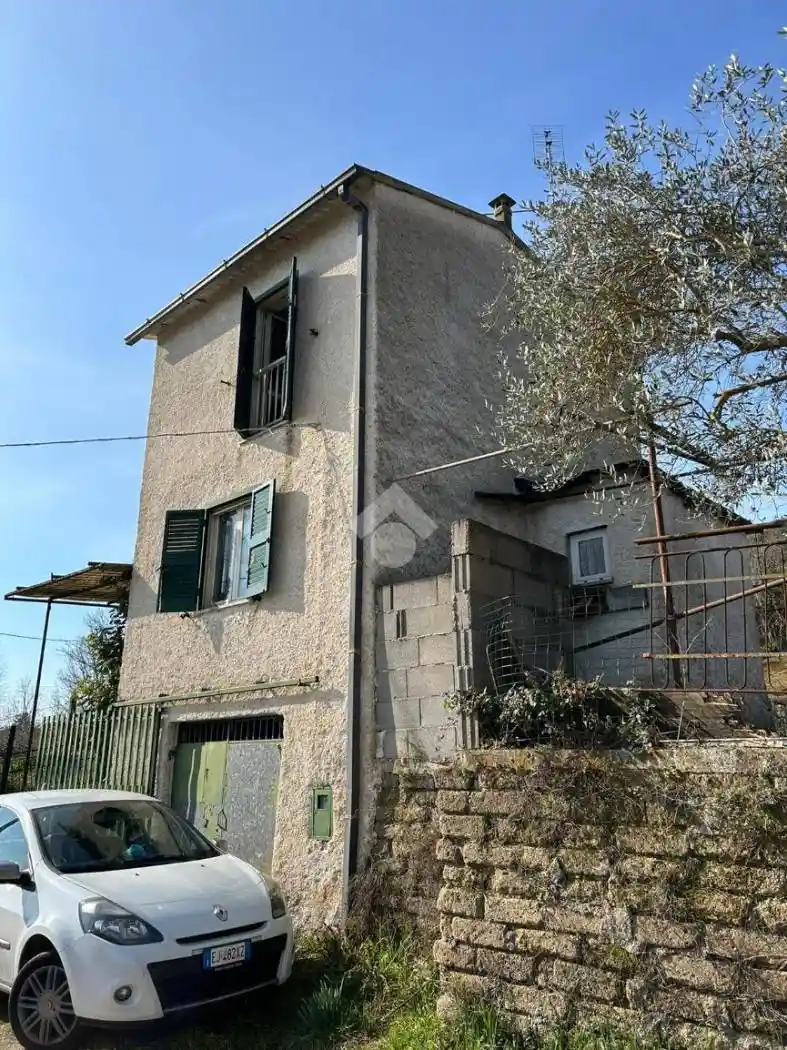 Casa indipendente in vendita a Olevano Romano