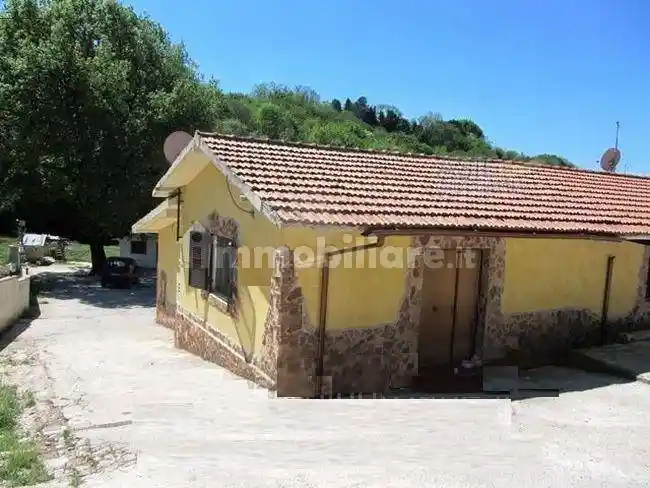 Villa in vendita a Castel Madama