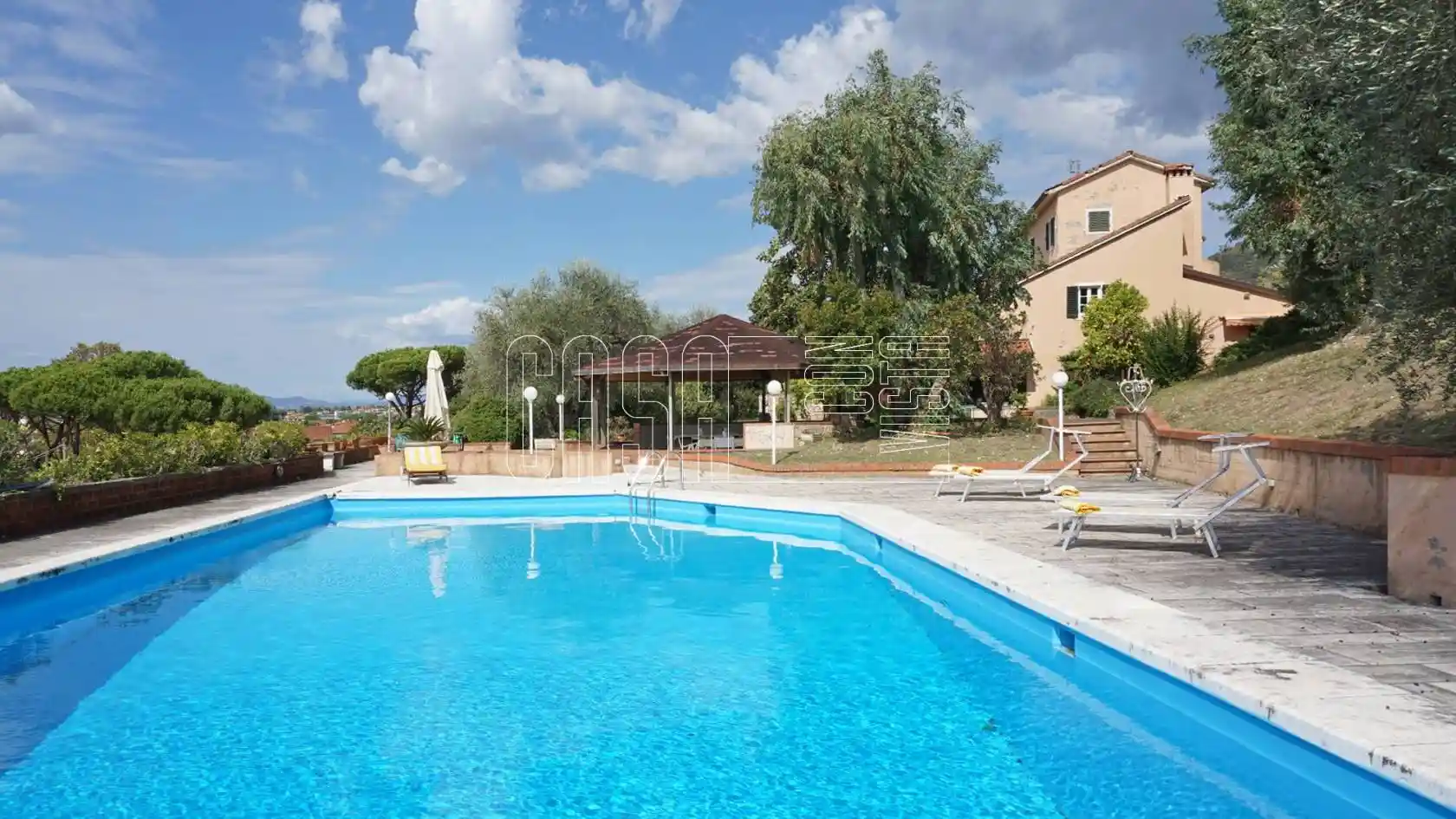 Villa in vendita a Carrara