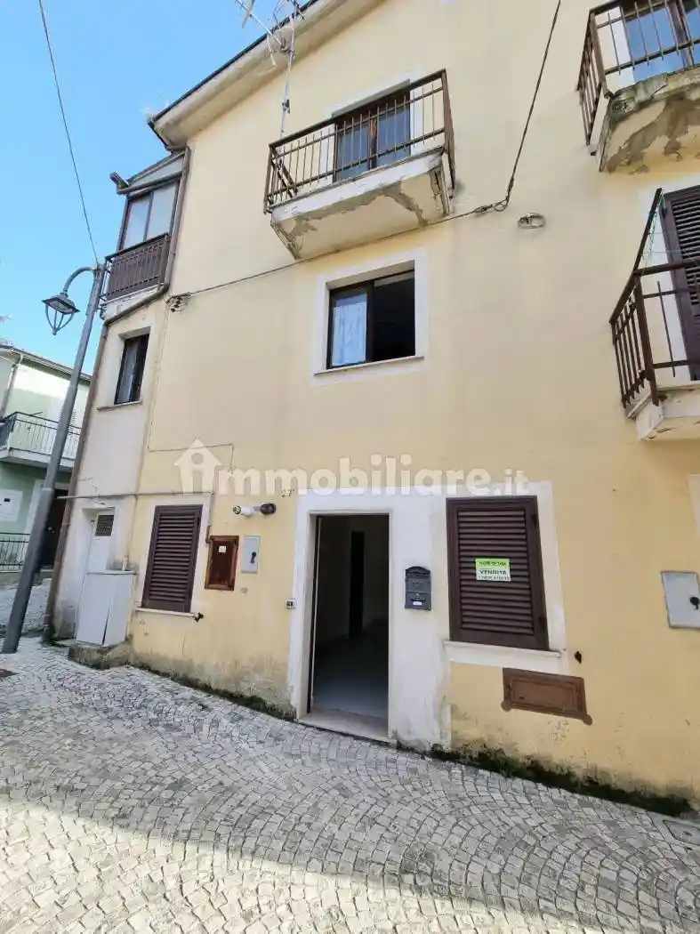 Appartamento in vendita a Tufo