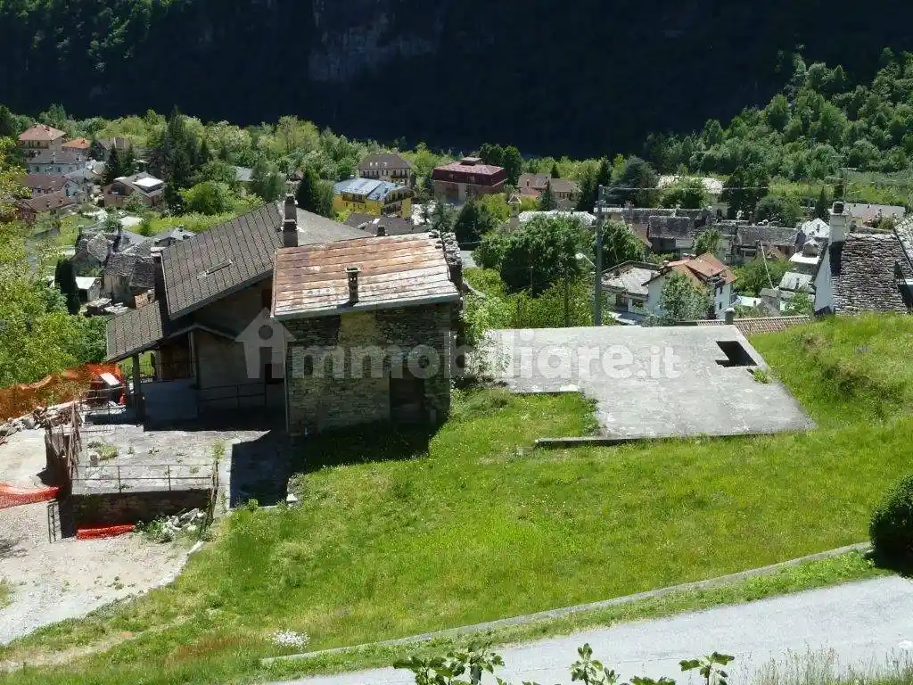 Casa indipendente in vendita a Varzo