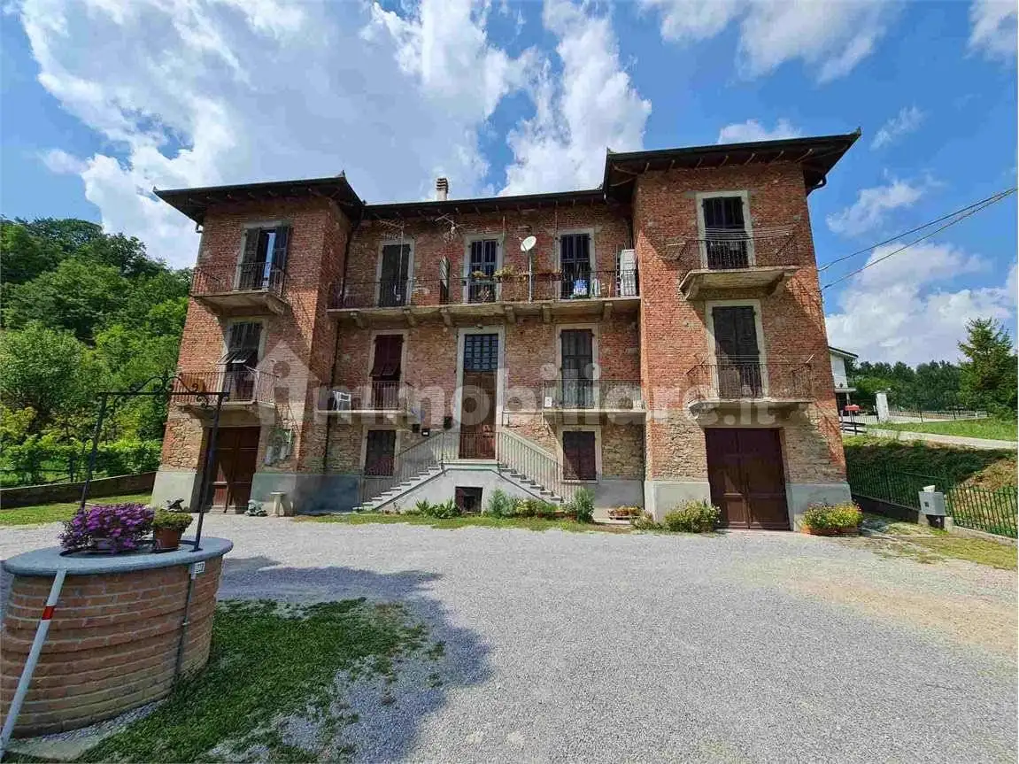 Appartamento in vendita a Sale delle Langhe