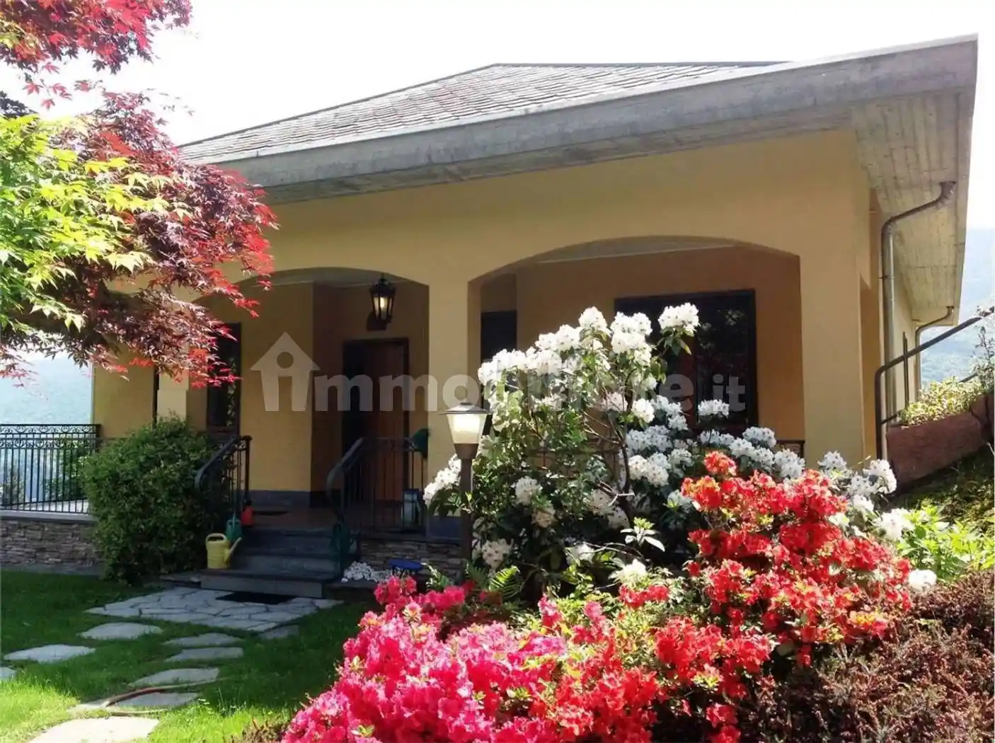 Villa in vendita a Cuasso al Monte