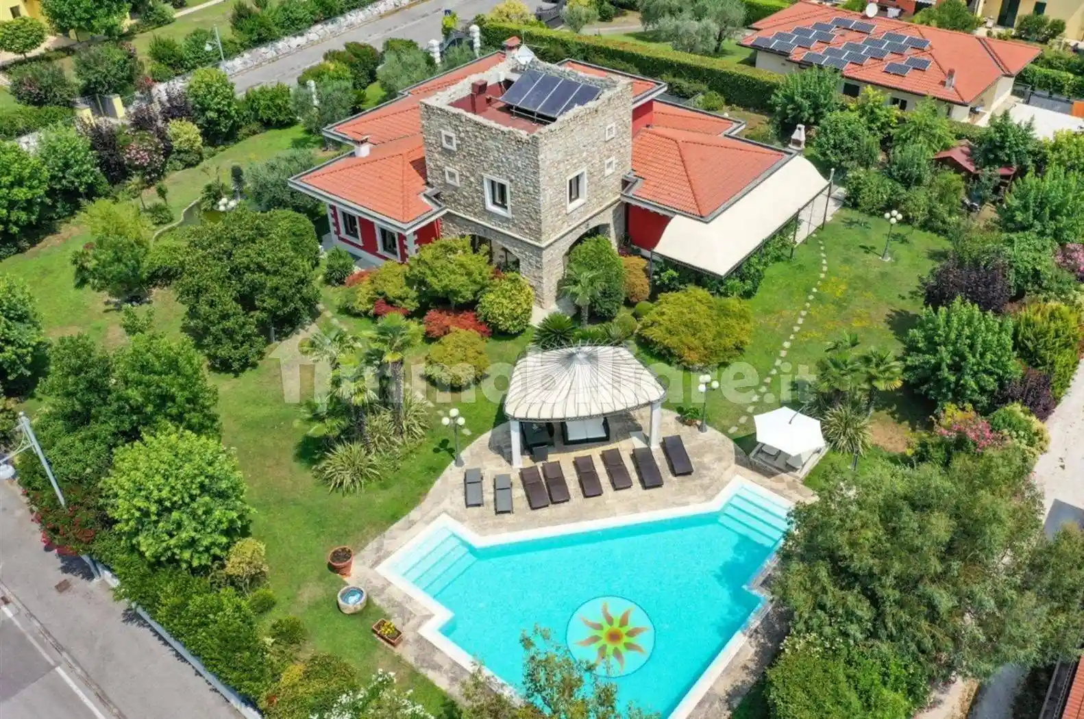 Villa in vendita a Moniga del Garda