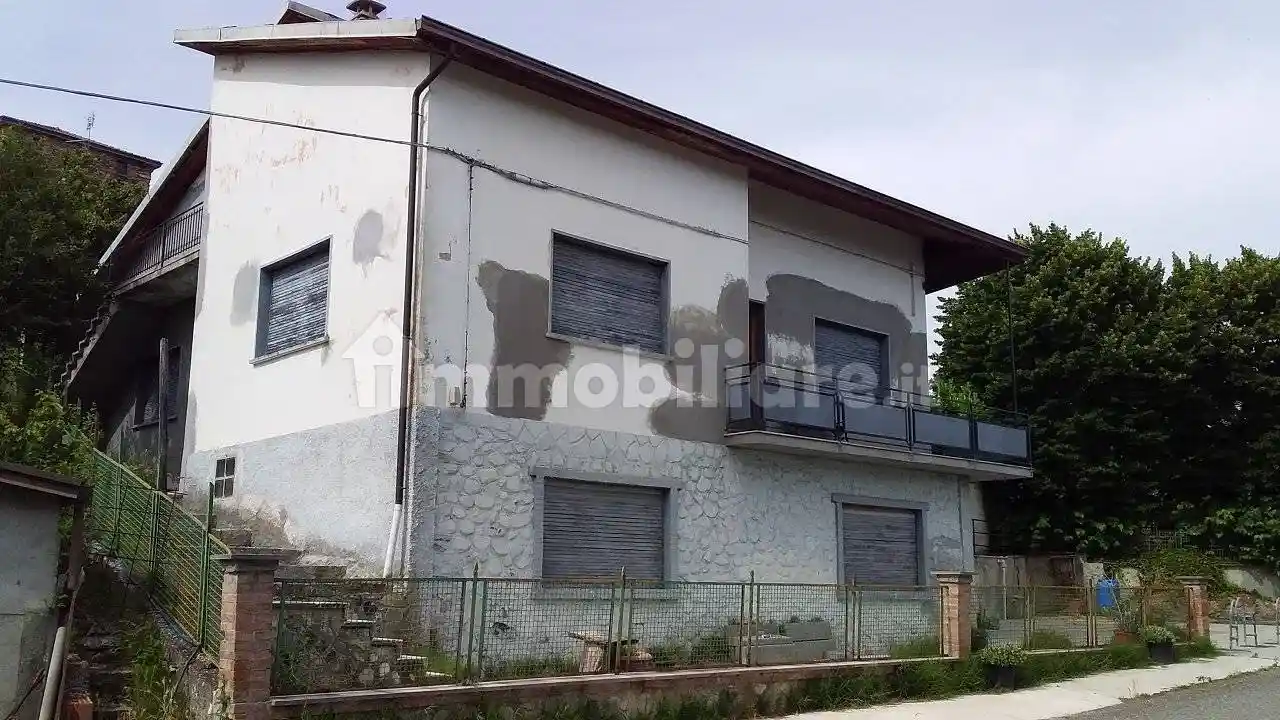 Casa indipendente in vendita a Bobbio