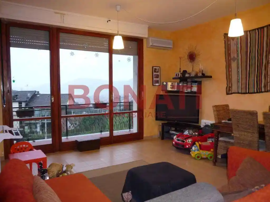 Appartamento in vendita a Vezzano Ligure