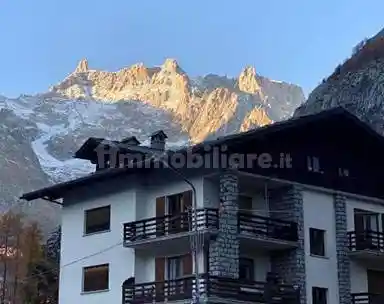 Appartamento in vendita a Courmayeur