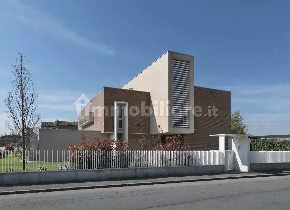 Villa in vendita a Bomporto