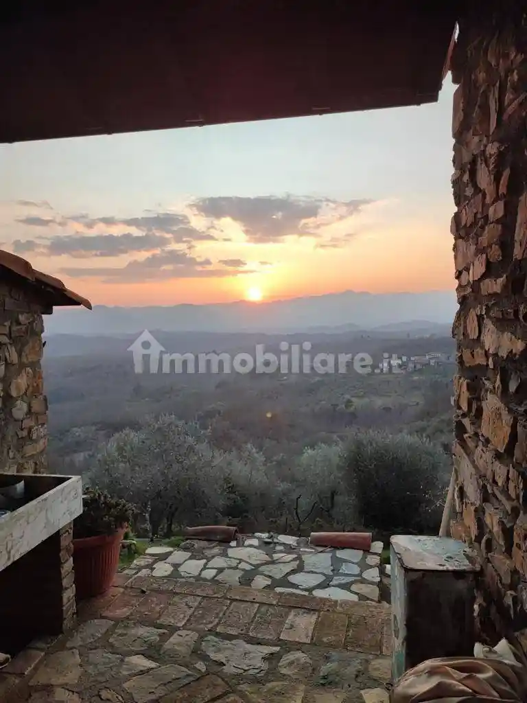 Casa indipendente in vendita a Fivizzano