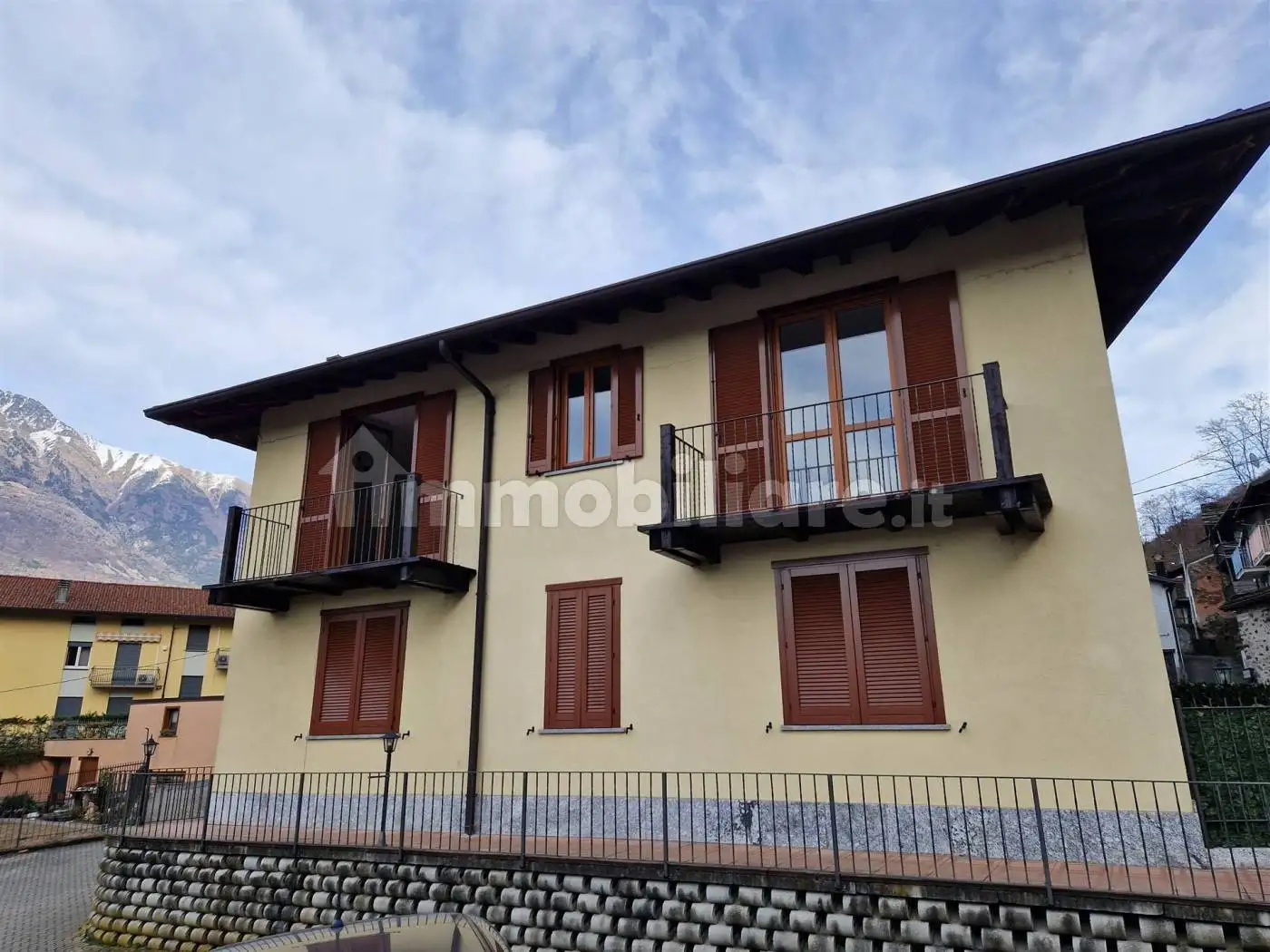 Appartamento in vendita a Rogolo