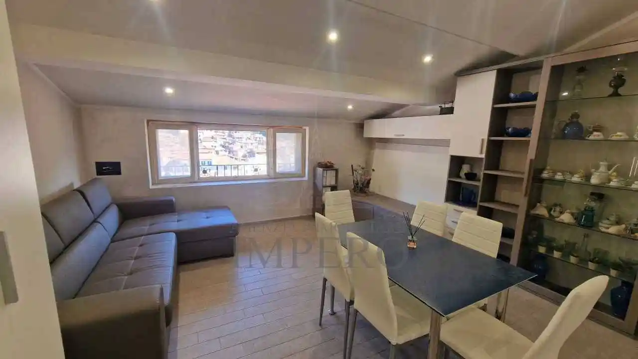 Appartamento in vendita a Dolceacqua