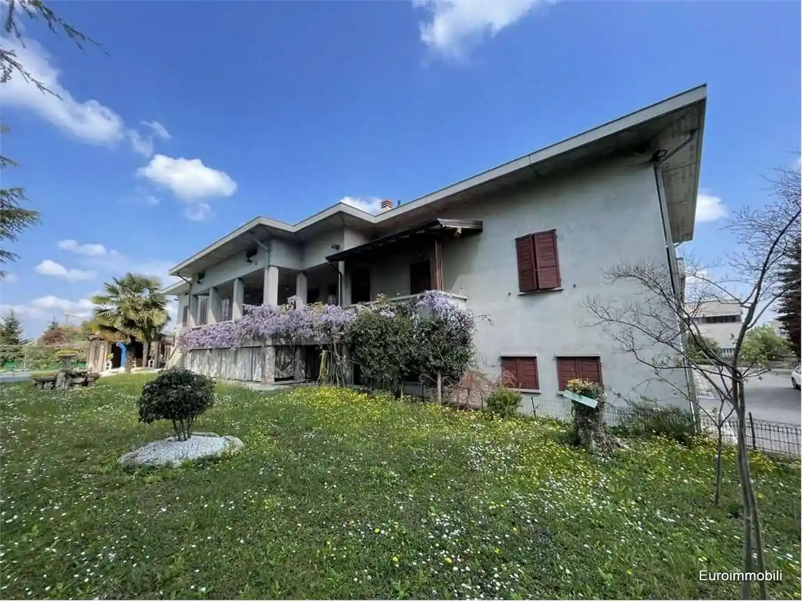 Villa in vendita a Traversetolo