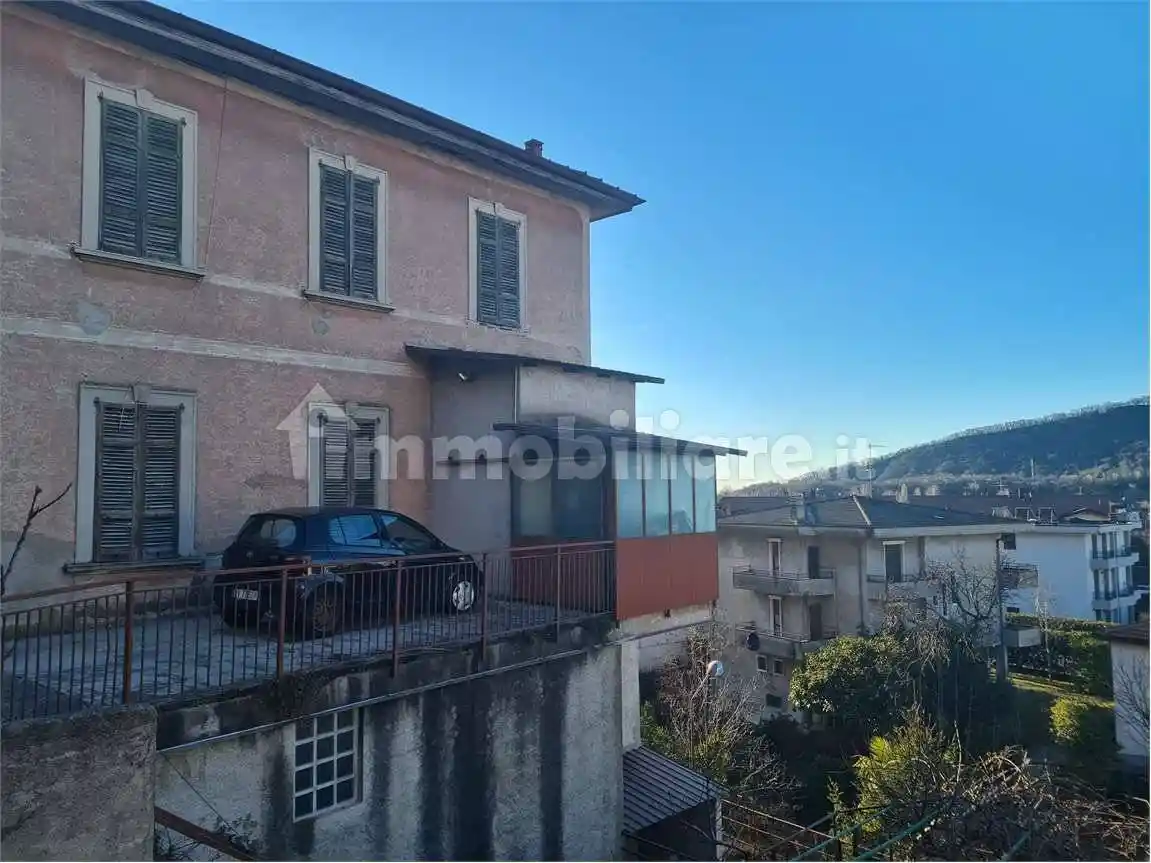 Palazzo - Edificio in vendita a Tavernerio