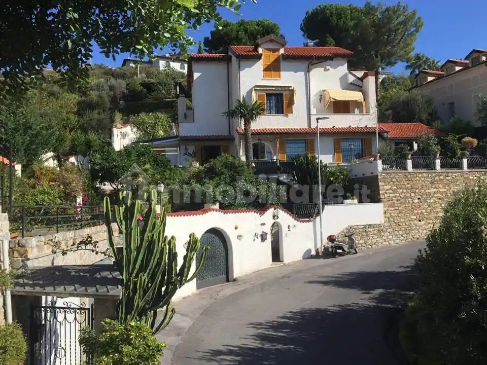 Villa in vendita a Alassio