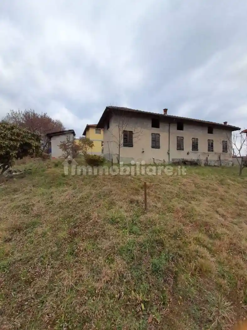 Rustico - Casale in vendita a Valdilana