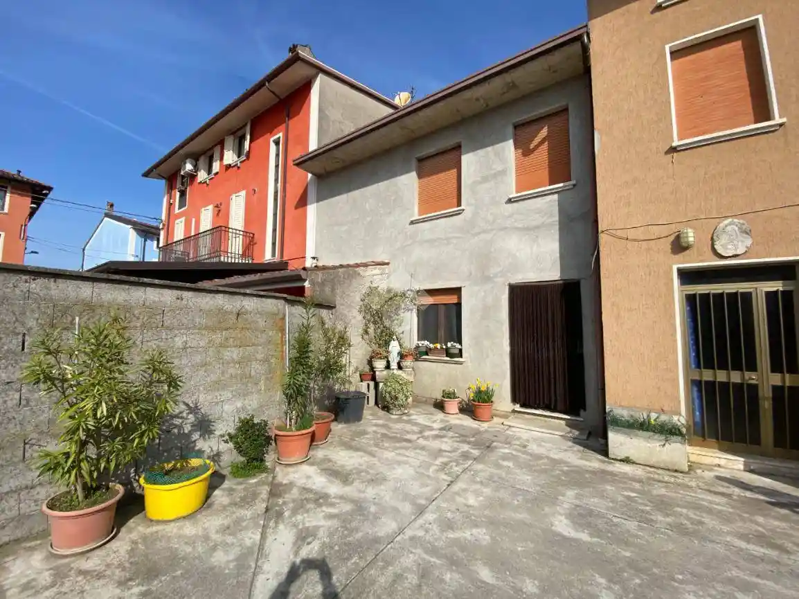Casa indipendente in vendita a Borgo San Giacomo