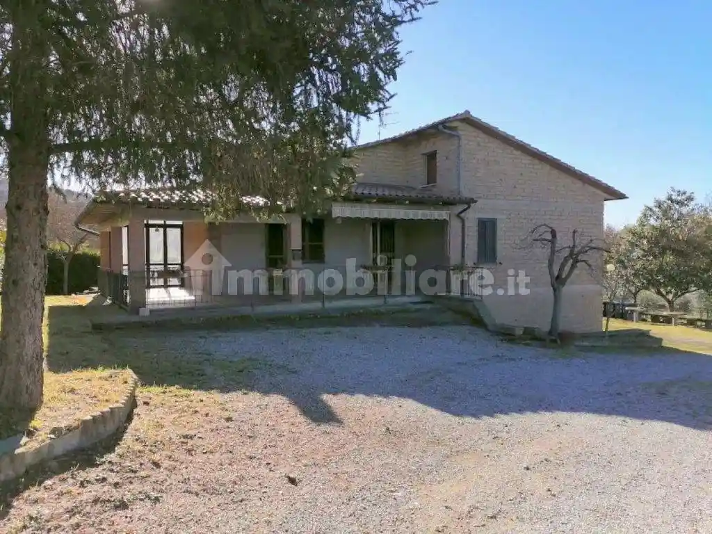 Villa in vendita a Montegabbione