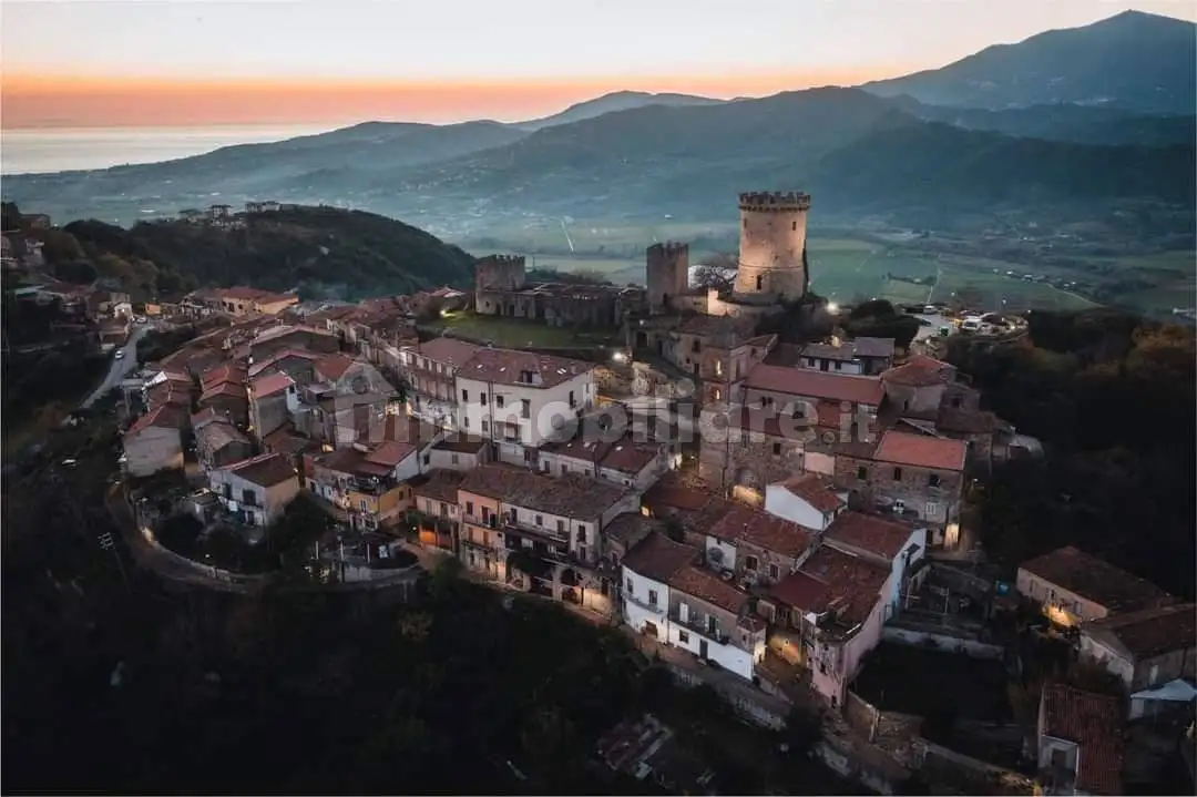 Appartamento in vendita a Castelnuovo Cilento