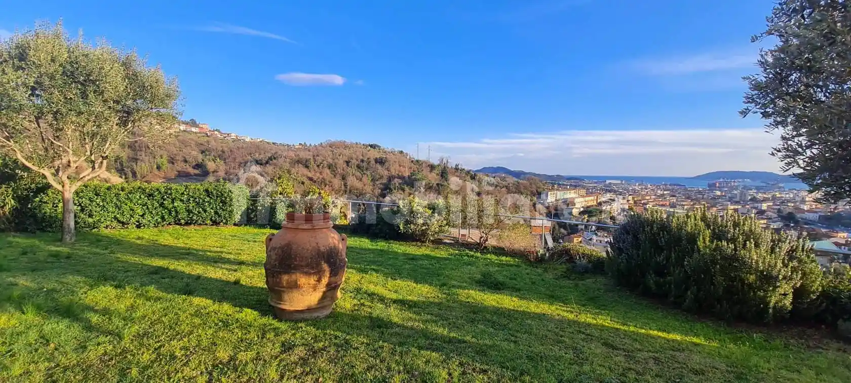 Appartamento in villa 410 m², Isola, La Spezia - foto 3