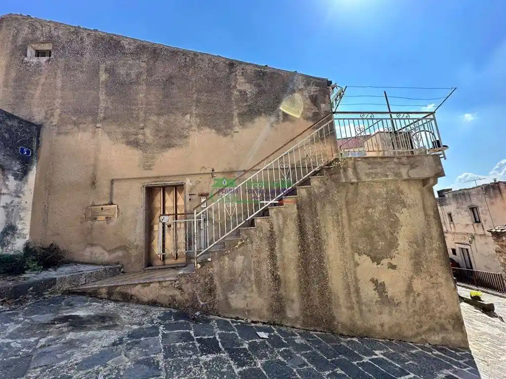 Casa indipendente in vendita a Monterosso Almo