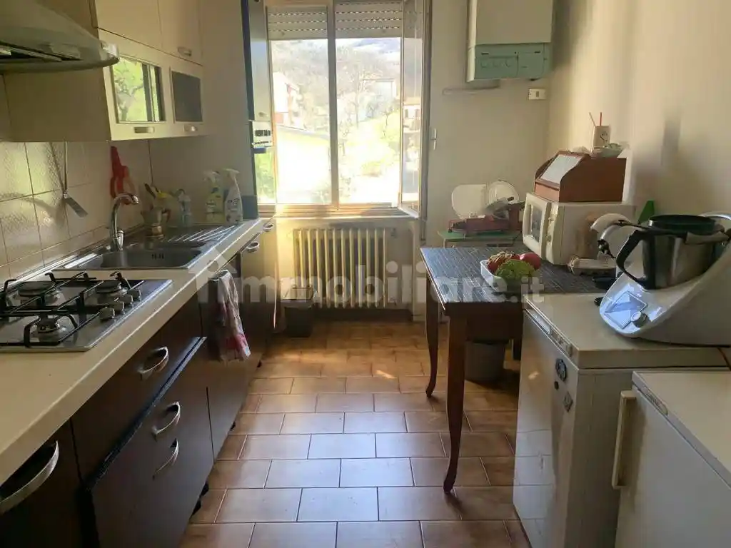 Quadrilocale viale Roma 18, Centro, Isola del Gran Sasso d'Italia - foto 2