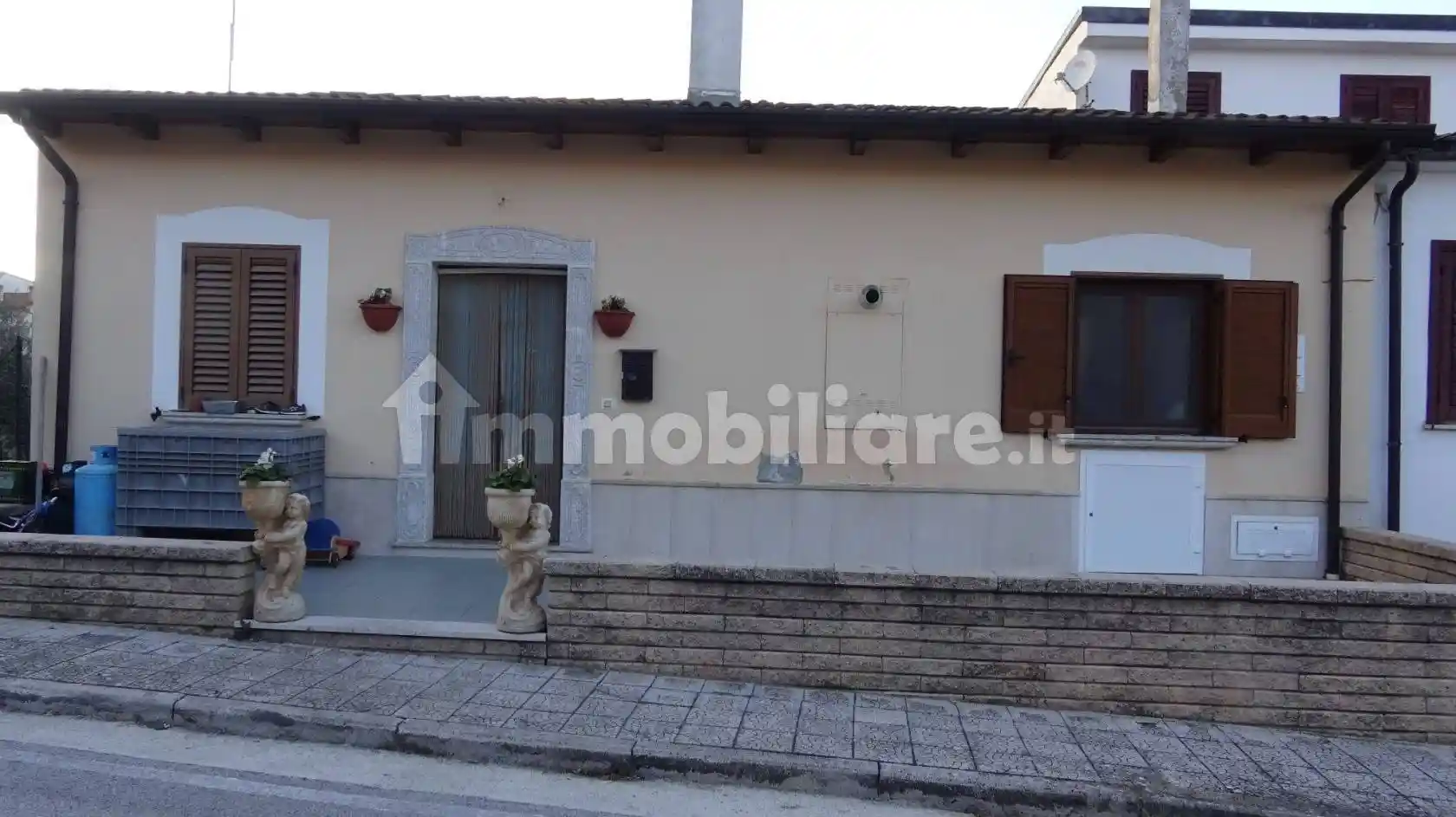 Casa indipendente in vendita a Castel Baronia