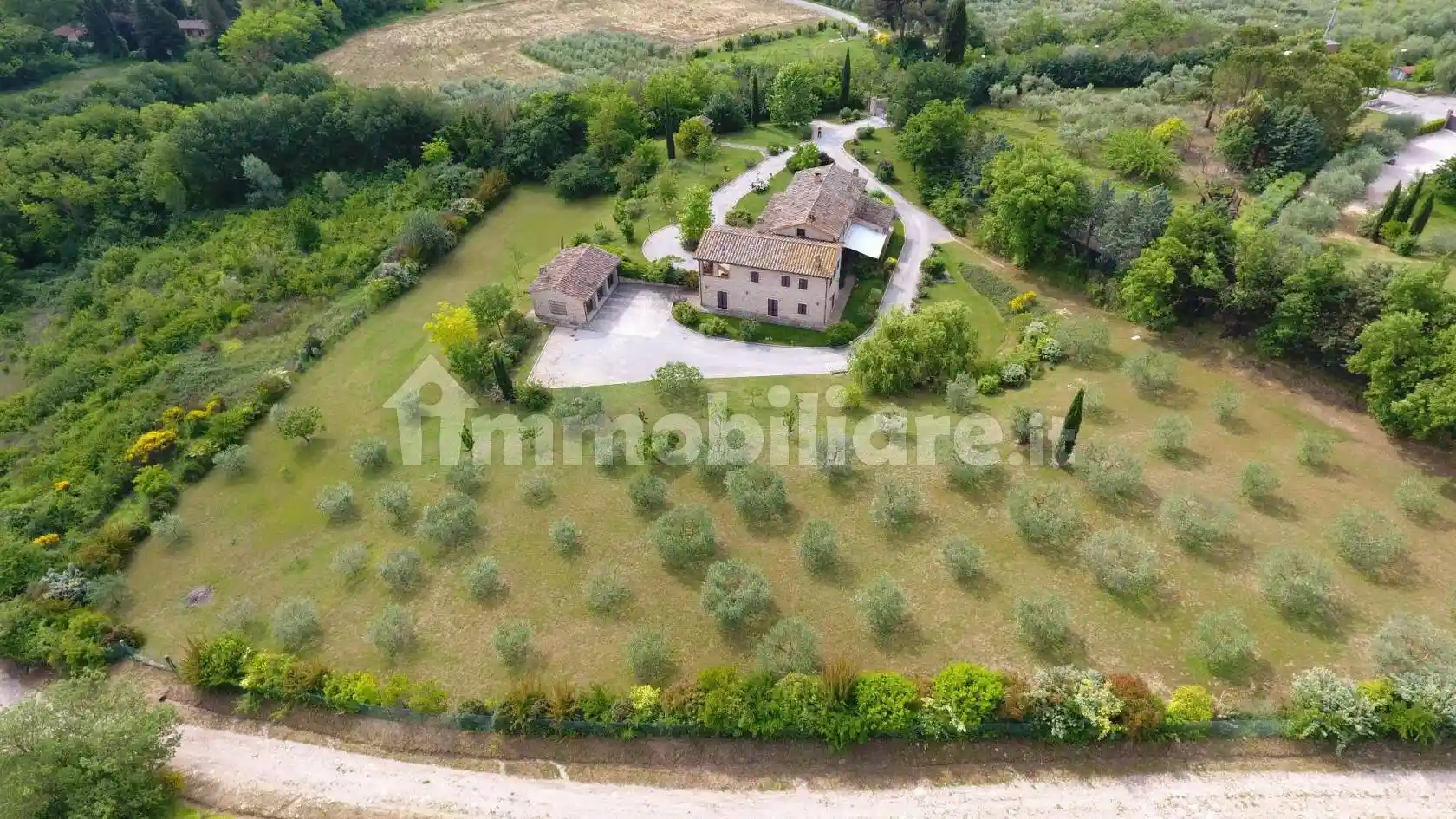 Rustico - Casale in vendita a Perugia