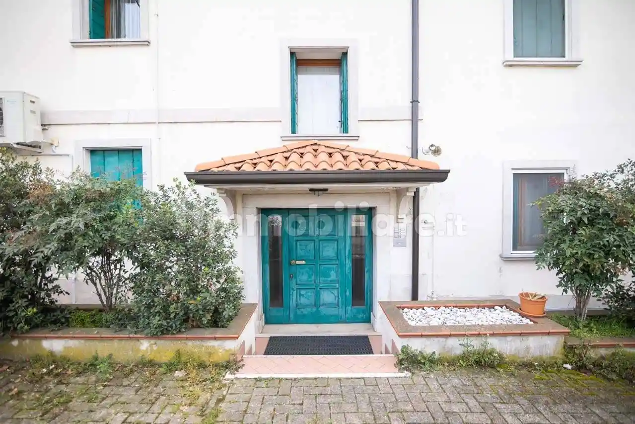 Palazzo - Edificio in vendita a Istrana