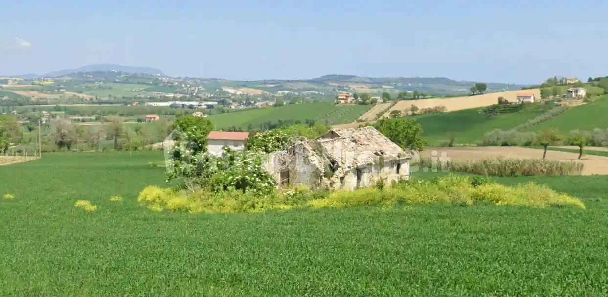 Rustico - Casale in vendita a Potenza Picena