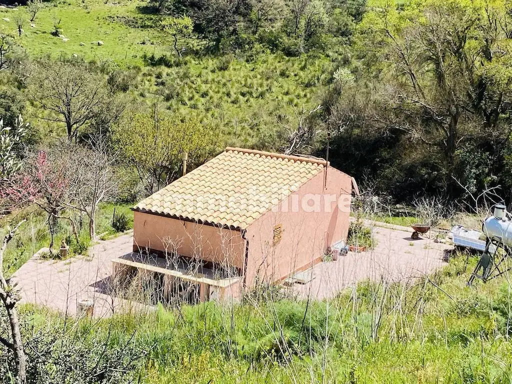 Villa in vendita a Isnello