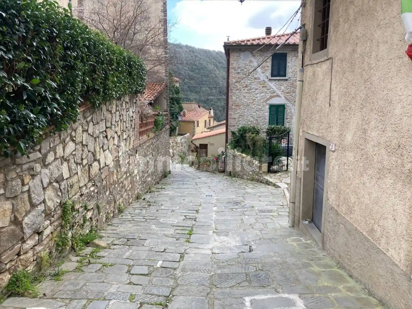 Appartamento in vendita a Sassetta