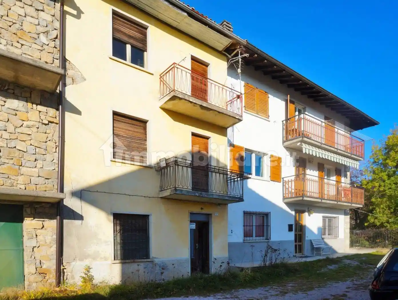 Casa indipendente in vendita a Dossena