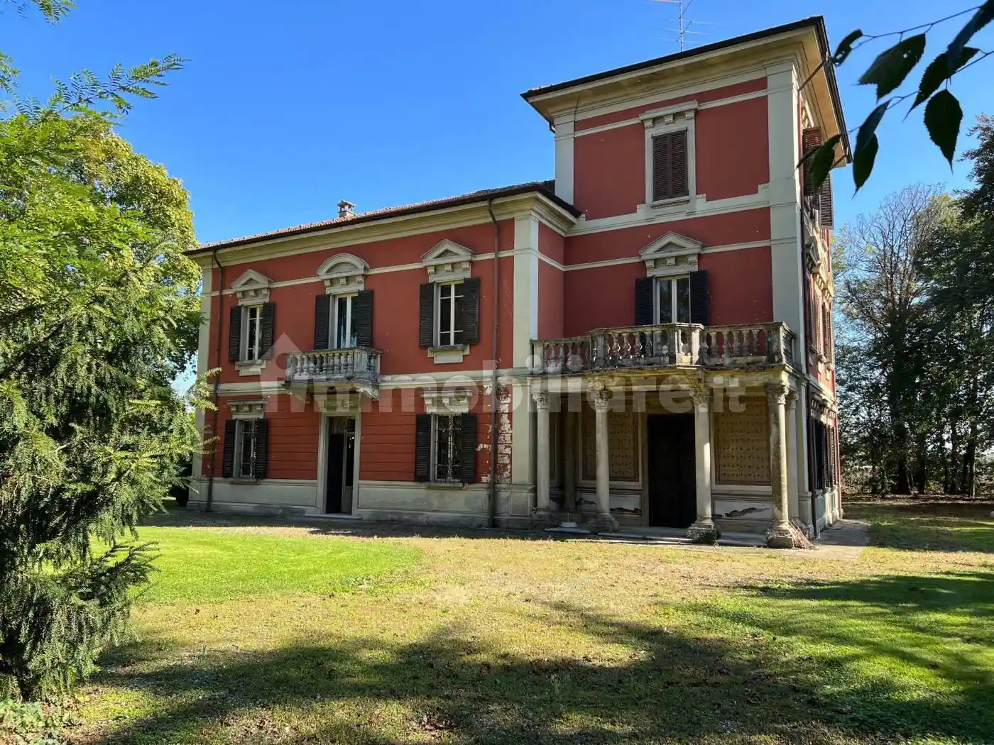 Villa in vendita a Carpaneto Piacentino