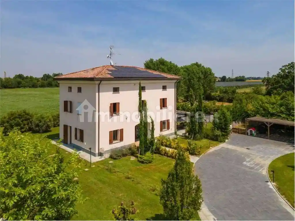 Villa in vendita a Carpi