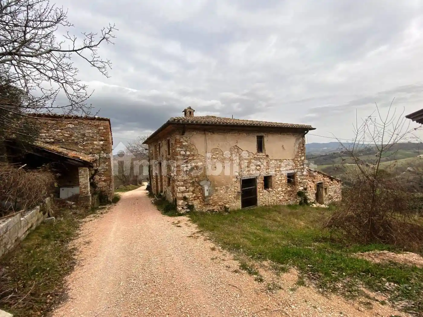 Rustico - Casale in vendita a San Severino Marche