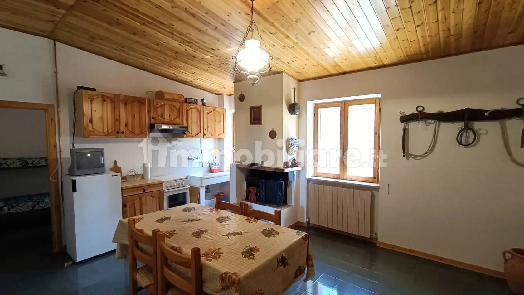 Trilocale buono stato, secondo piano, Fiastra - foto 2