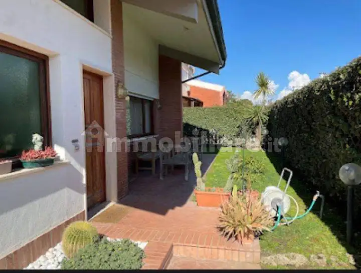 Villa in affitto a Pomezia