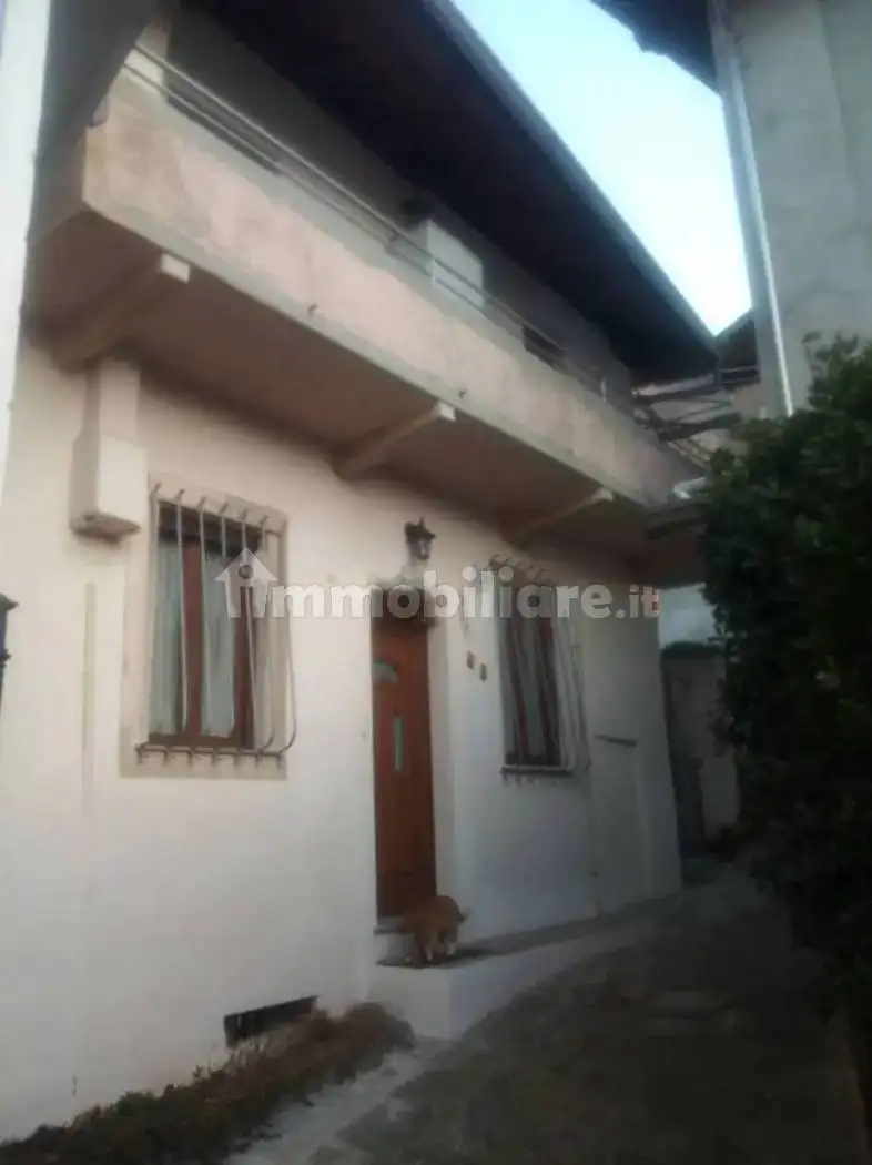 Casa indipendente in vendita a Pray