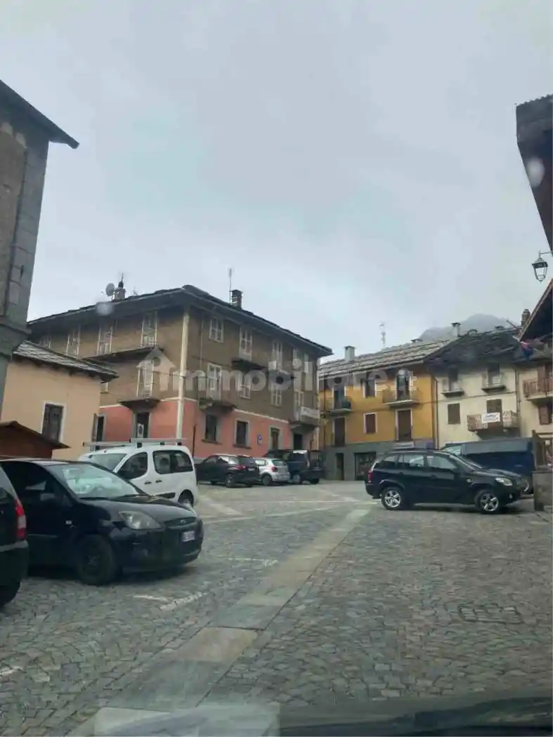 Palazzo - Edificio in vendita a Salbertrand