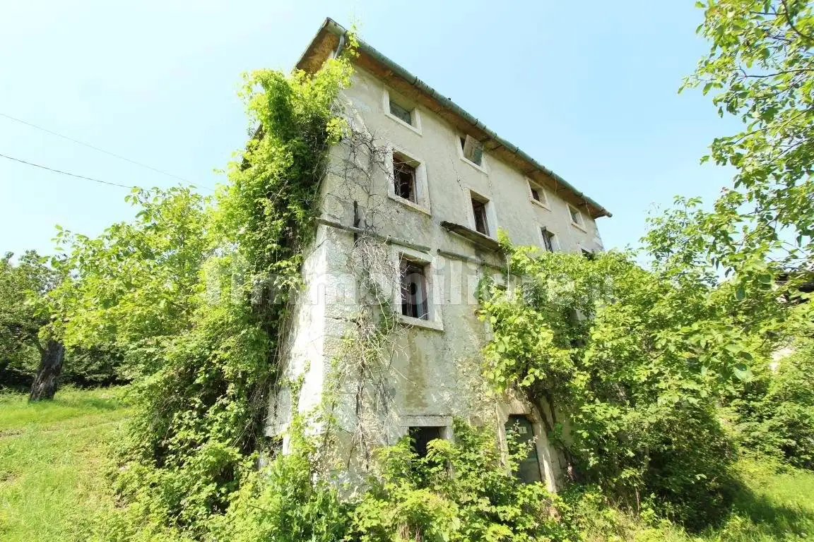 Rustico - Casale in vendita a Roverè Veronese