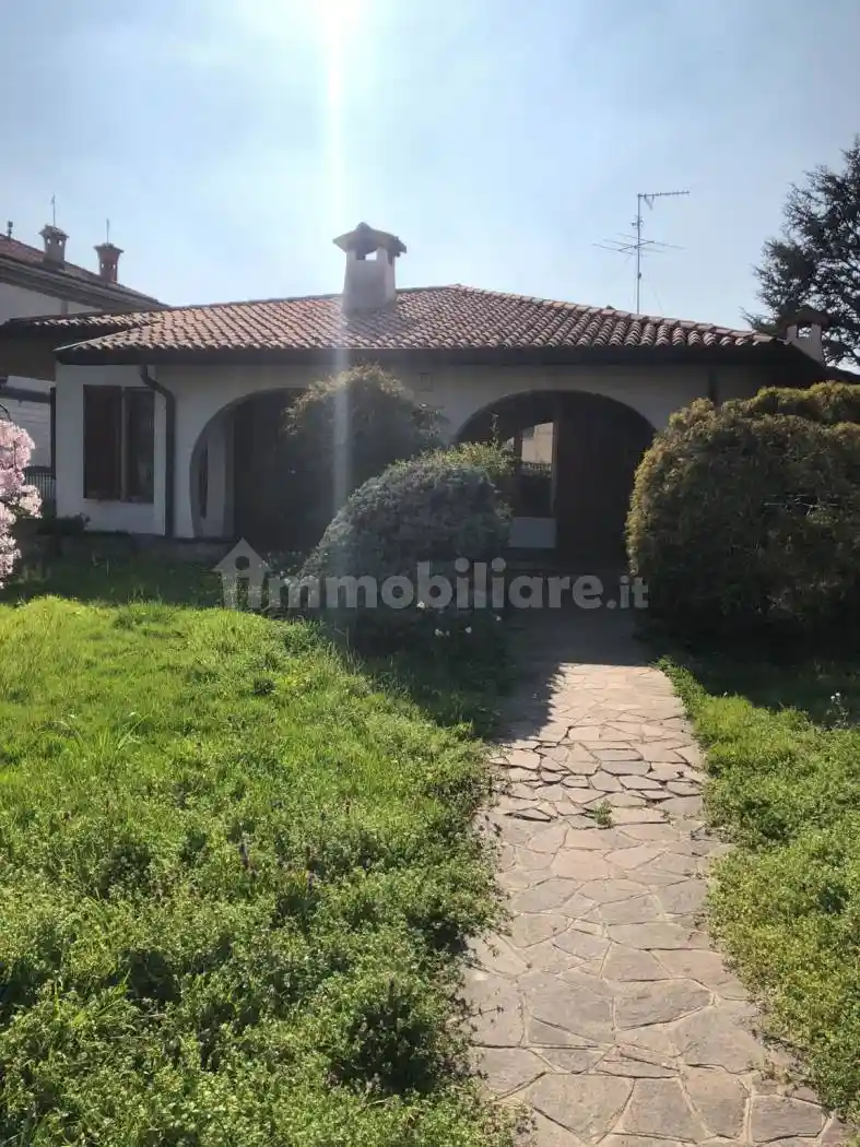 Villa in vendita a Brignano Gera d'Adda