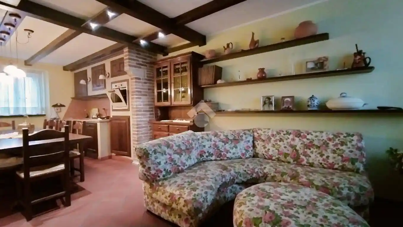 Casa indipendente in vendita a Fossato di Vico