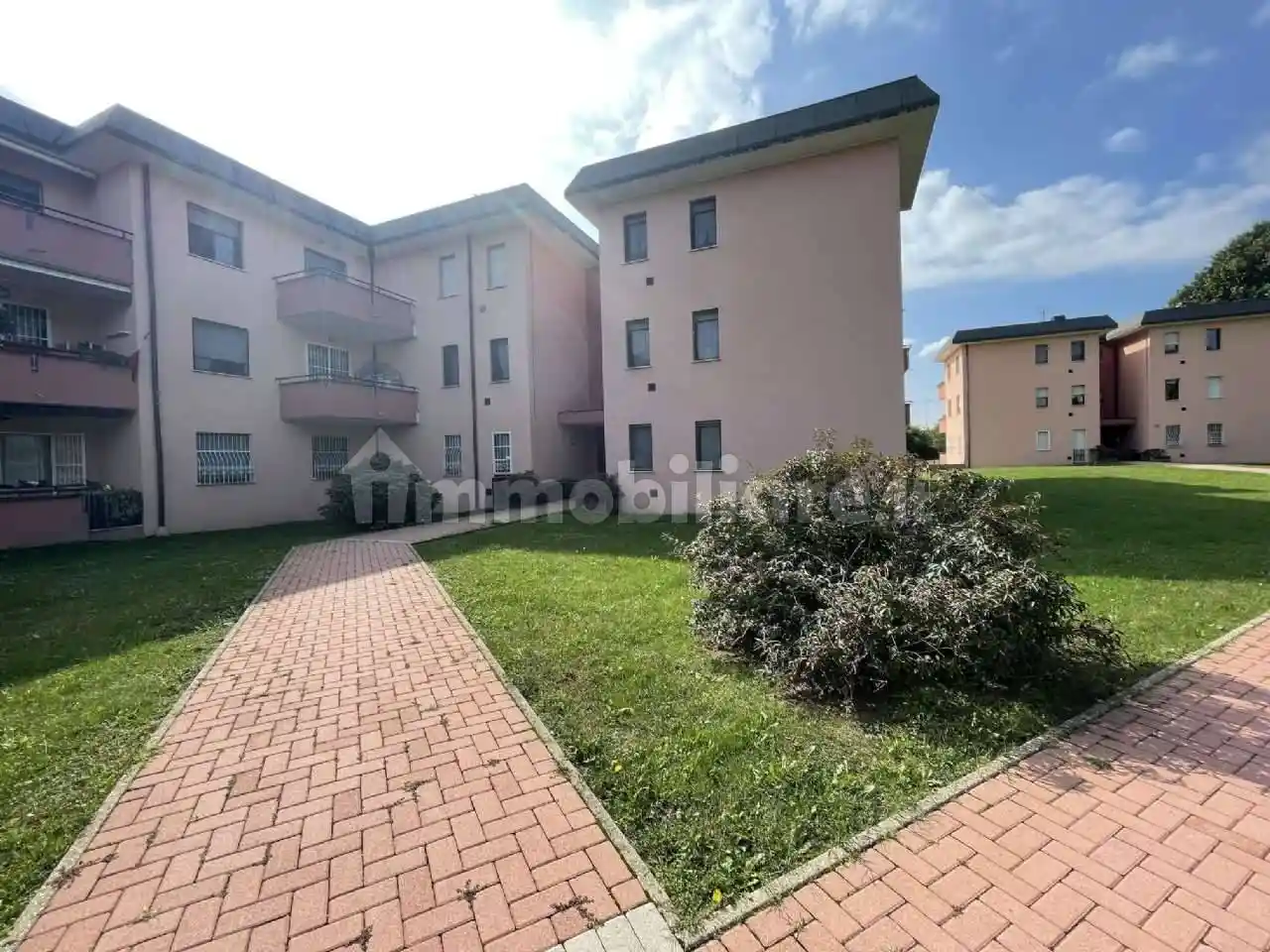 Appartamento in affitto a Arese