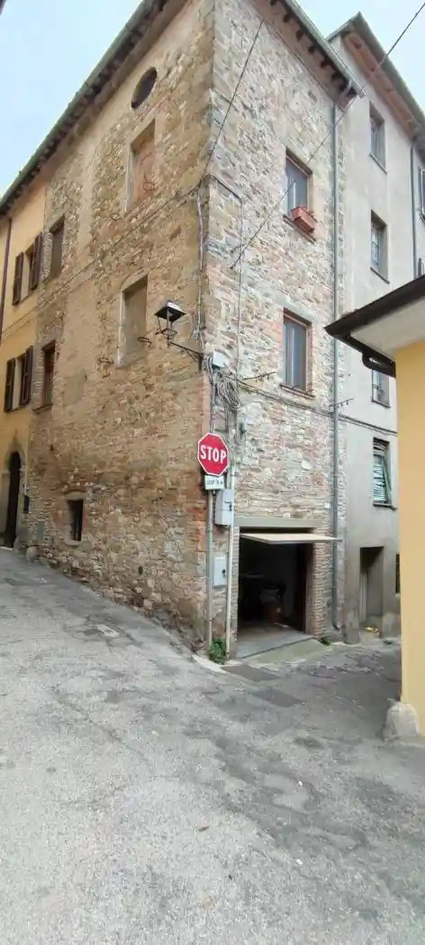 Palazzo - Edificio in vendita a Magione